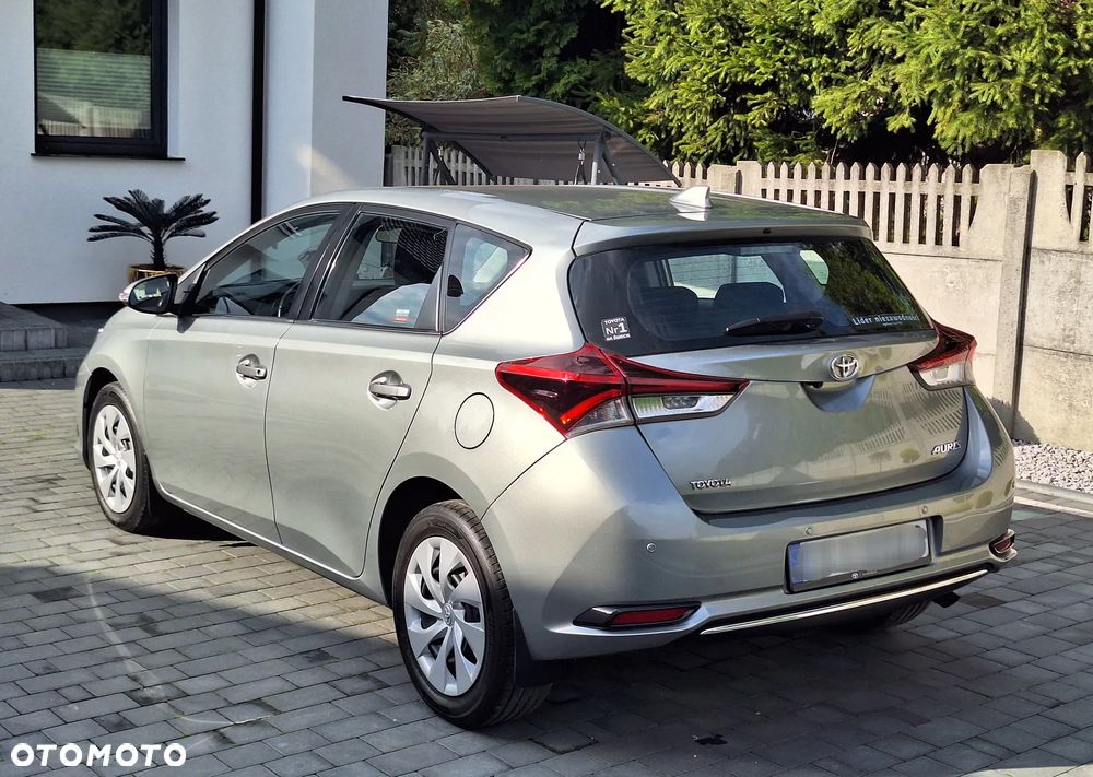 Toyota Auris 1.6 Premium Comfort - 18