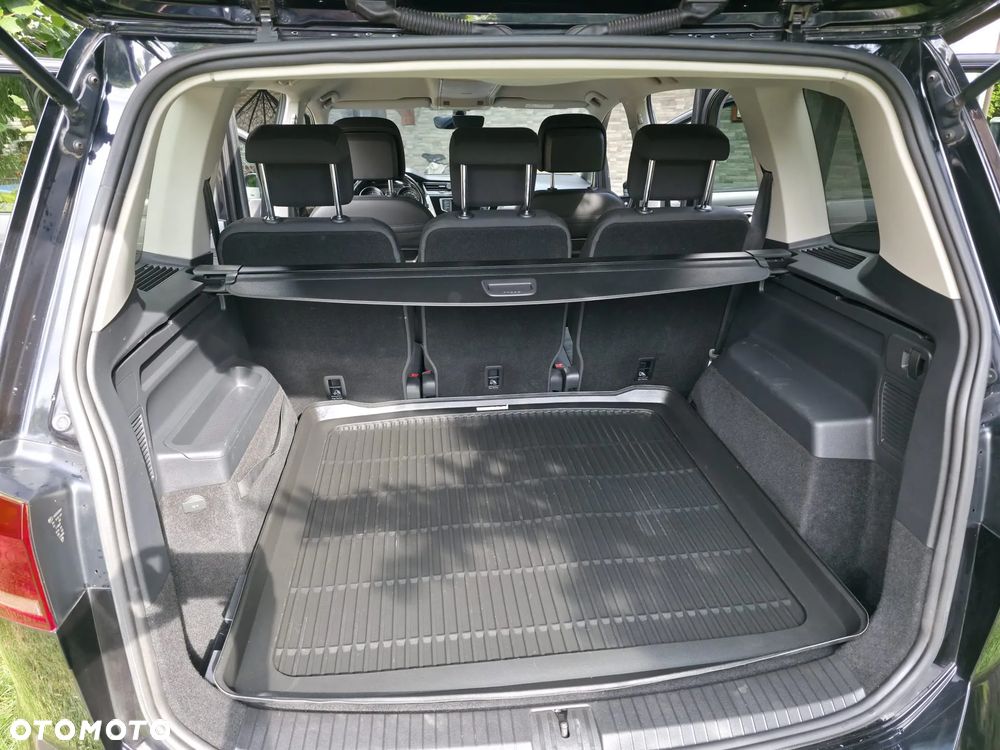 Volkswagen Touran 2.0 TDI BMT Comfortline - 12