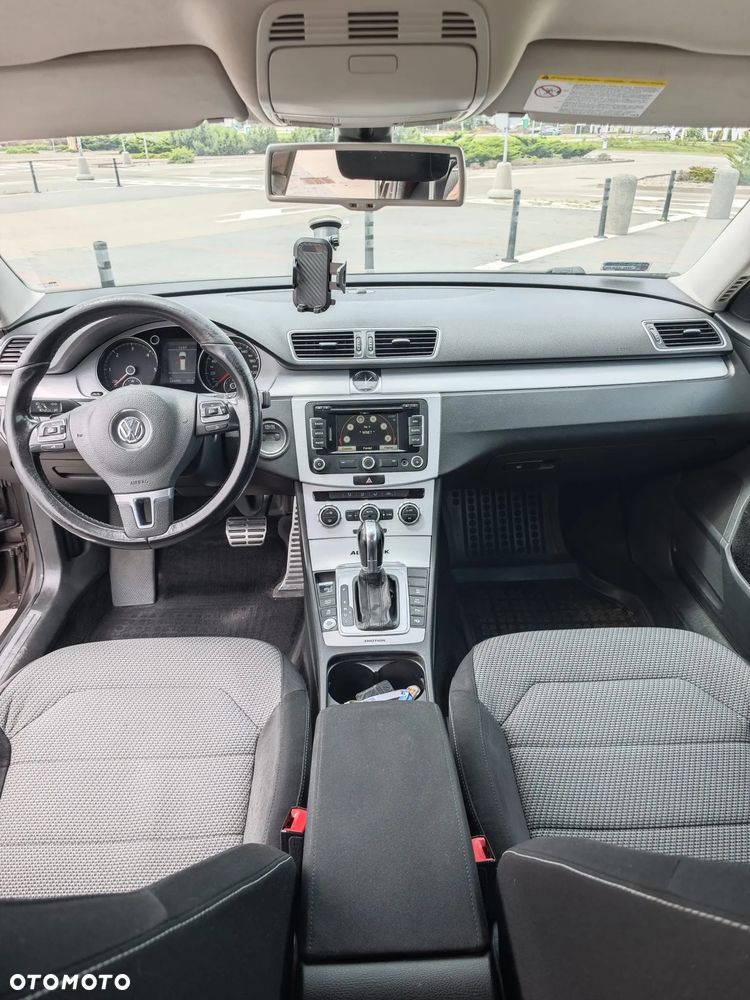 Volkswagen Passat 2.0 TDI Comfortline DSG - 5