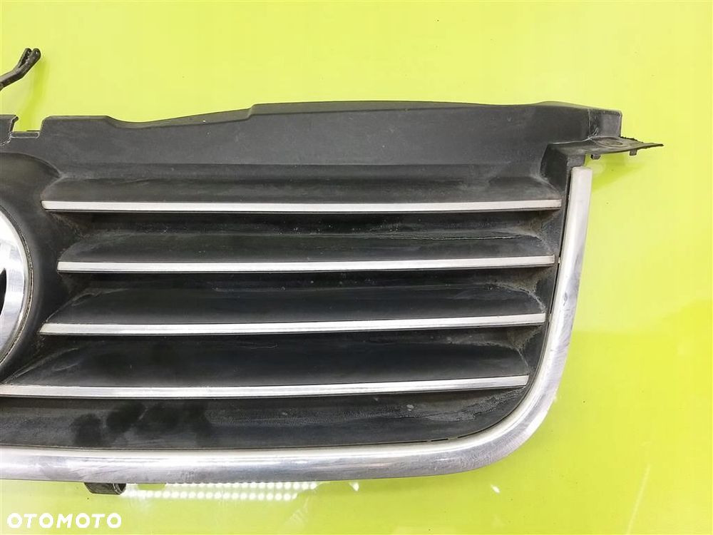 Atrapa Grill ZNACZEK LOGO  VW Passat B5 LIFT 2000-2005 3B0853651L CHROM - 5