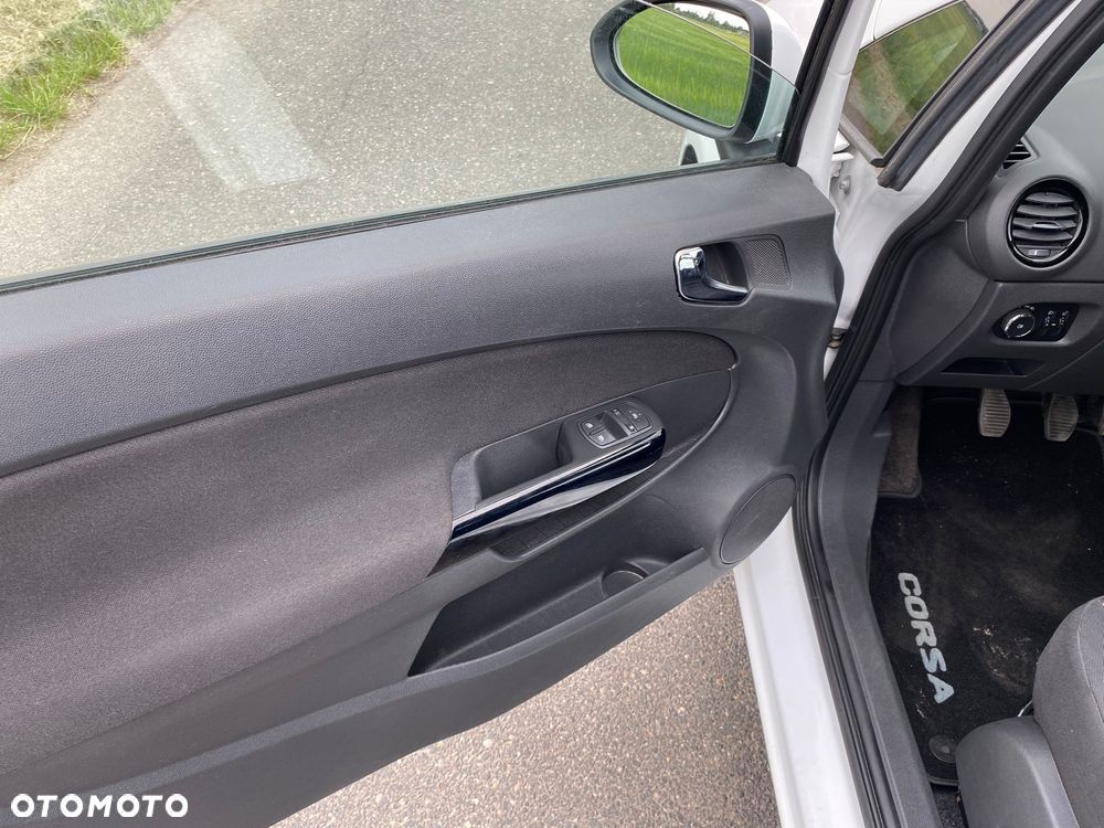 Opel Corsa 1.2 16V Cosmo - 12