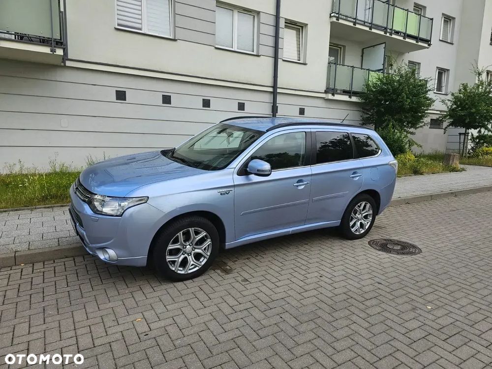Mitsubishi Outlander PHEV Instyle NAVI + - 3