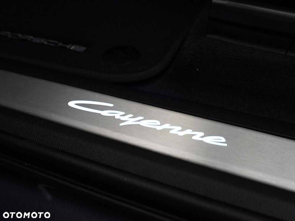Porsche Cayenne Black Edition - 24