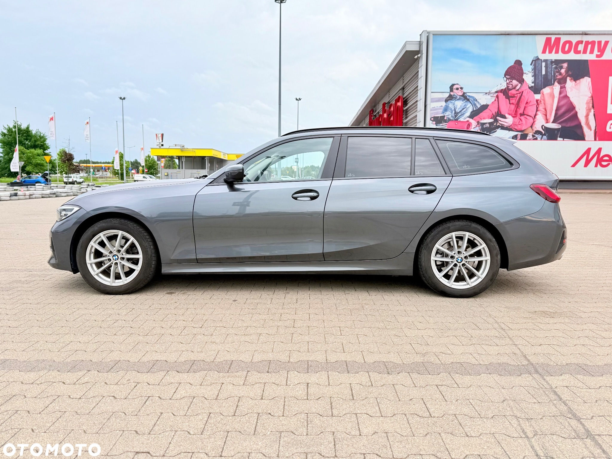 BMW Seria 3 318d Touring Advantage - 22
