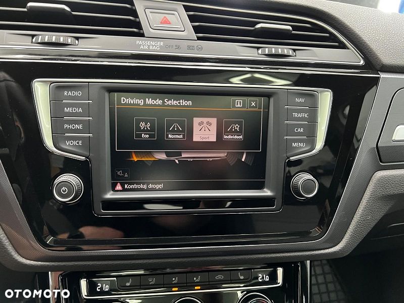 Volkswagen Touran 2.0 TDI SCR Highline - 28