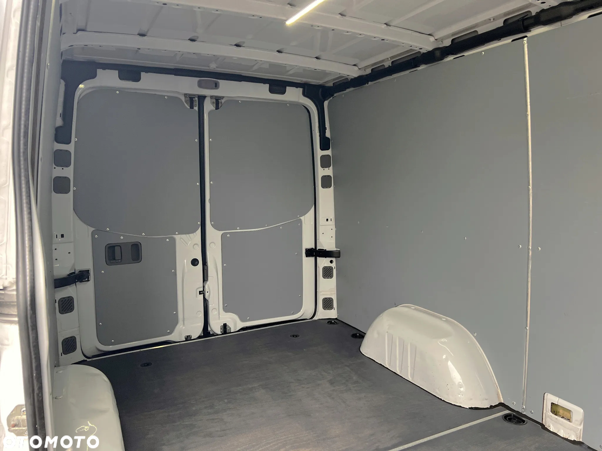 Mercedes-Benz Sprinter L2H1 - 11