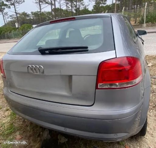 Tampa de Mala Audi A3 8p - 1