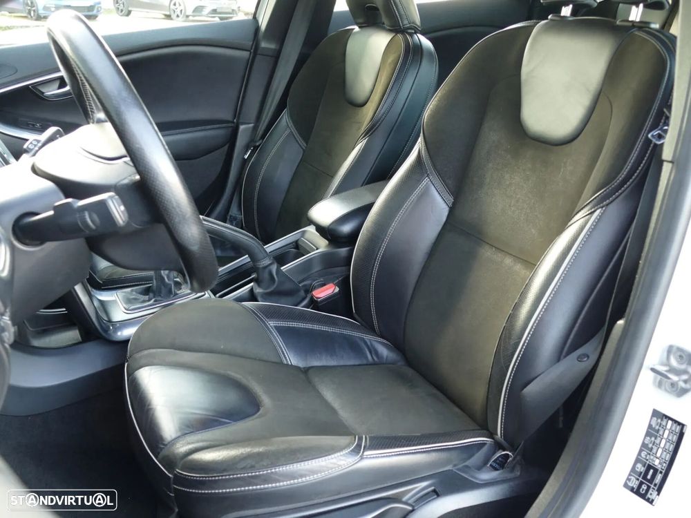 Volvo V40 2.0 D2 R-Design - 20