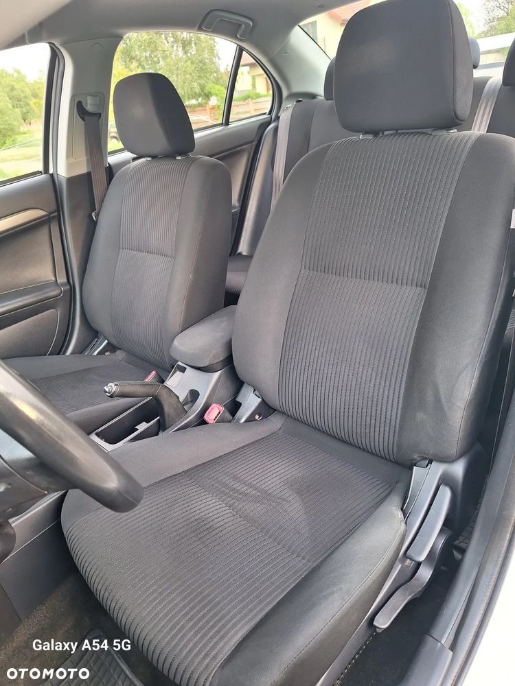 Mitsubishi Lancer 1.6 - 30