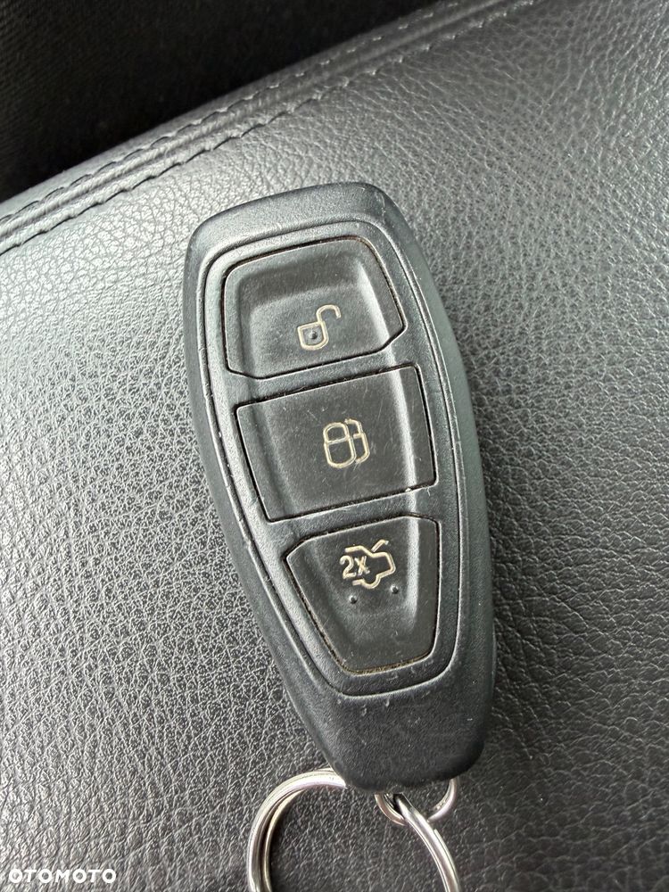 Ford Focus 2.0 TDCi Titanium ASS - 24
