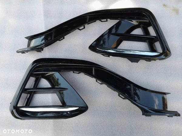 LEWA KRATKA CHROM ZDERZAKA VARTEON LIFT R-LINE  3G8853665E