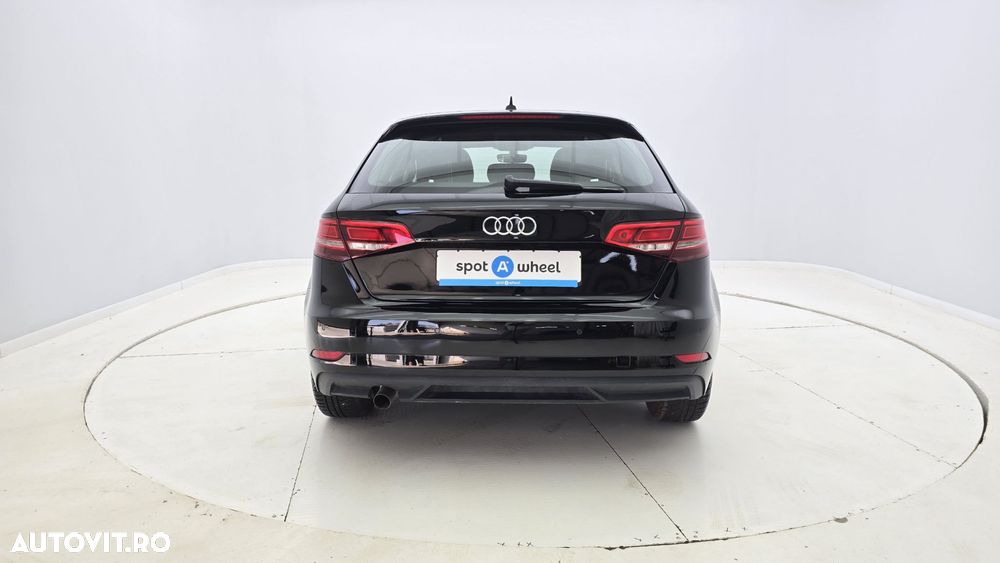 Audi A3 Sportback 1.6 TDI S tronic - 7