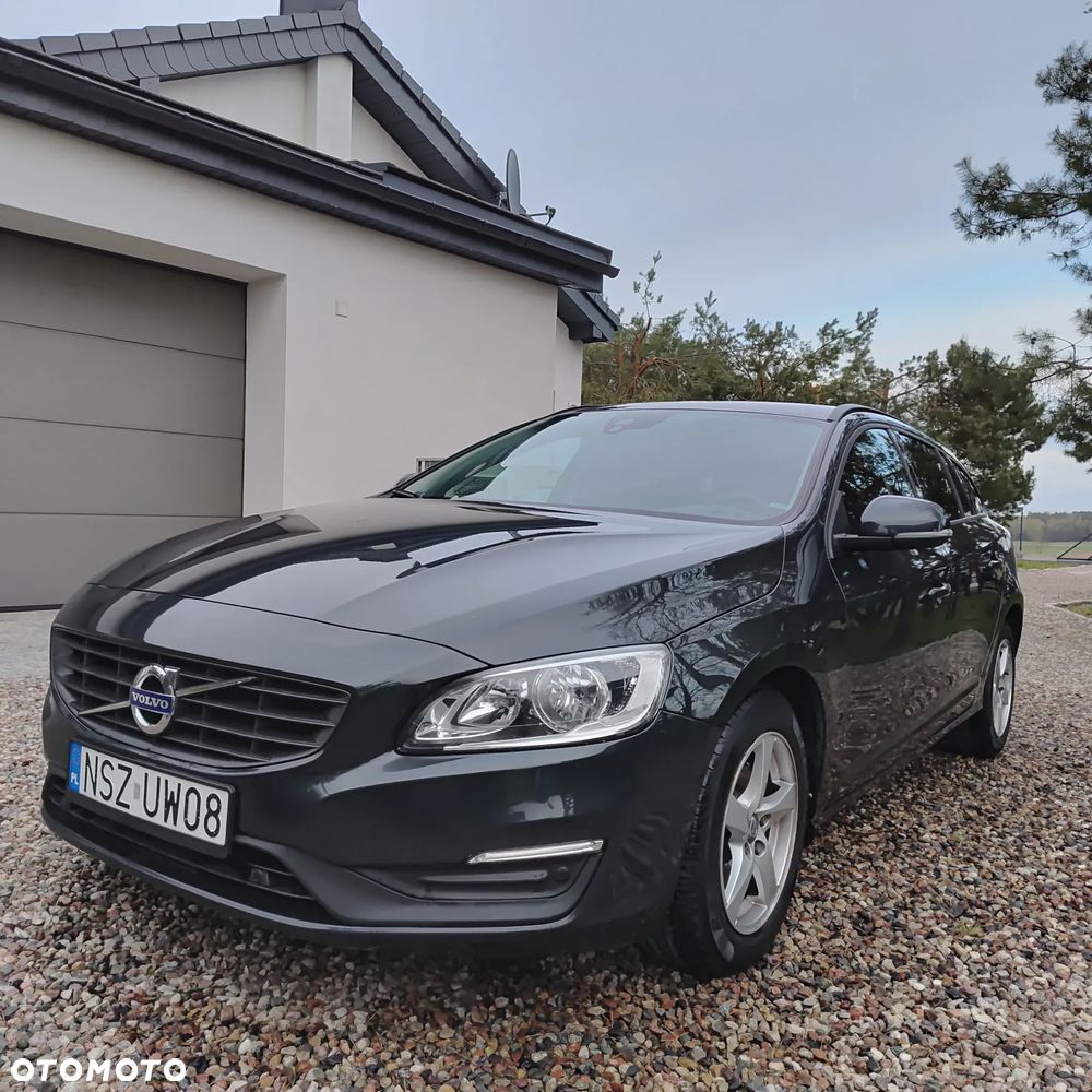 Volvo V60 D2 Momentum - 1