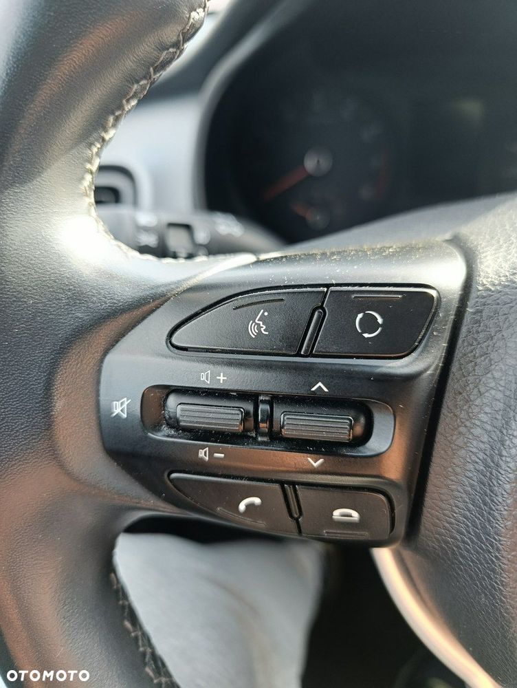 Kia Stonic - 23
