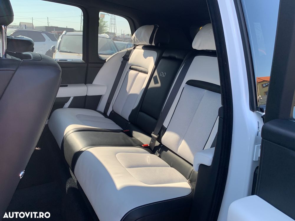 Rolls-Royce Cullinan - 14