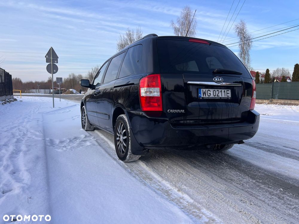 Kia Carnival - 3