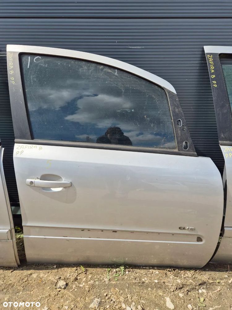 DRZWI KLAPA MASKA OPEL ZAFIRA II B - 12