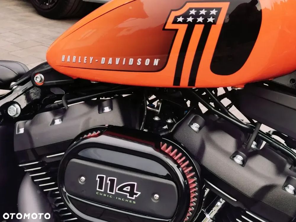 Harley-Davidson Softail Street Bob - 19