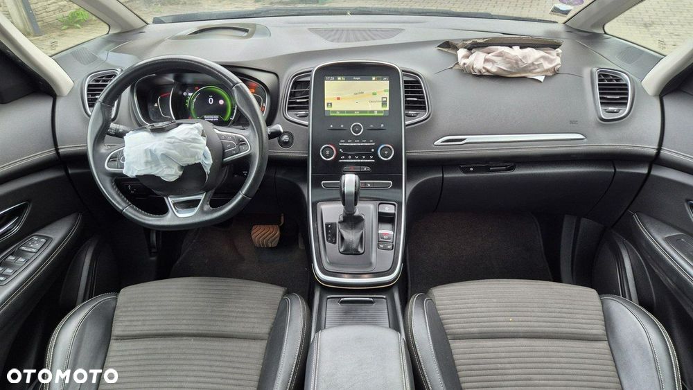 Renault Grand Scenic TCe 140 GPF EDC BLACK EDITION - 12