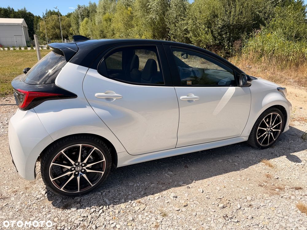 Toyota Yaris Hybrid 1.5 GR Sport - 4