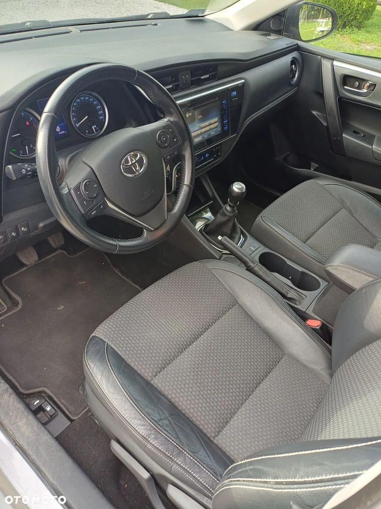 Toyota Corolla 1.6 Prestige - 8