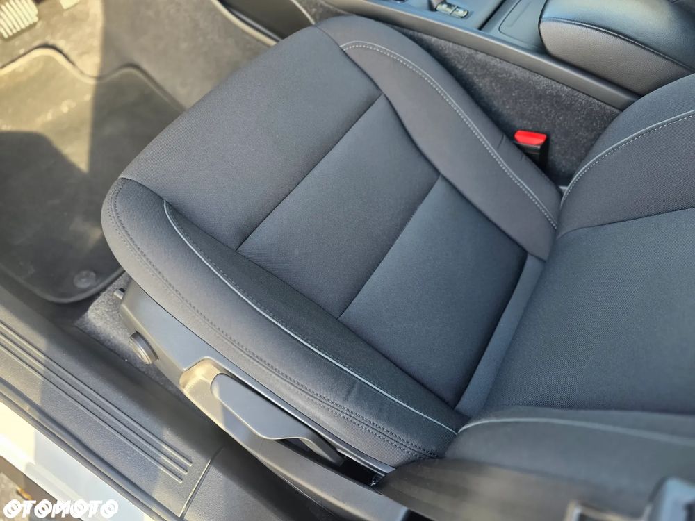 Volvo XC 40 T3 Momentum Pro - 25