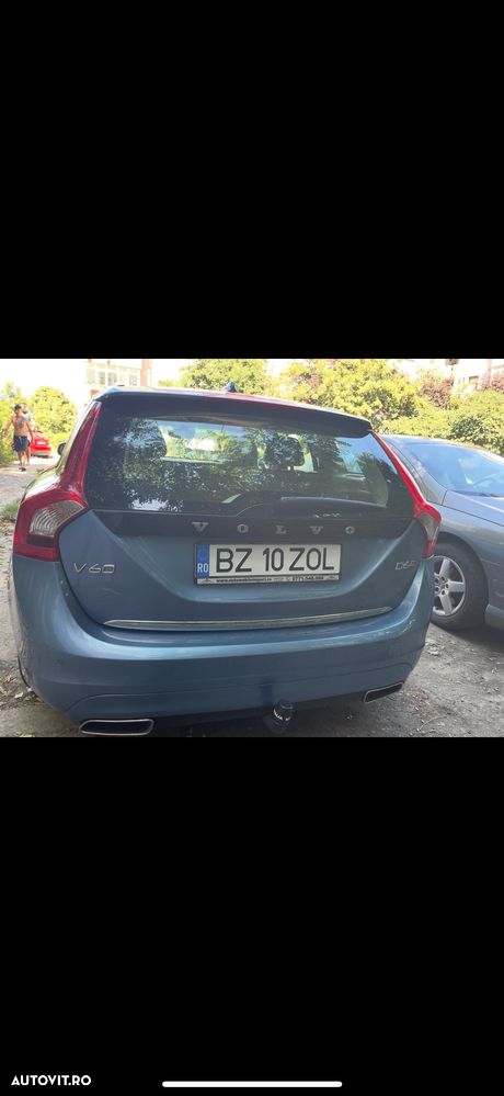 Volvo V60 D6 Plug-In-Hybrid AWD Geartronic Momentum - 2