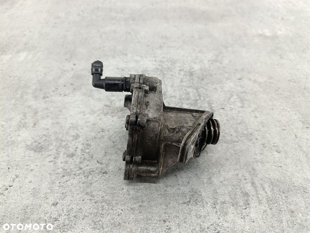 POMPA VACUM VW T4 074145100A 2.4 D - 3