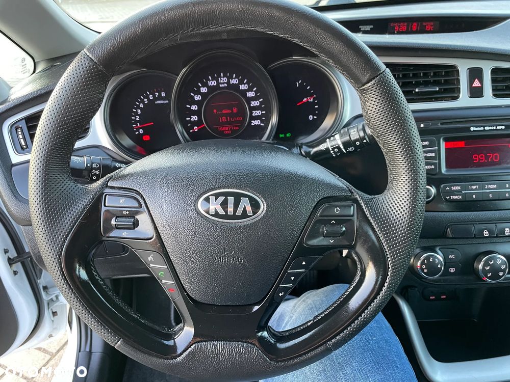 Kia Ceed 1.4 CVVT Attract - 19