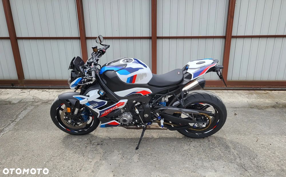 BMW S - 4