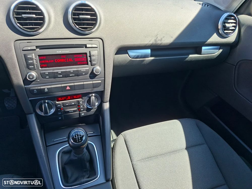 Audi A3 Sportback 1.6 TDI Attraction Business Line - 15