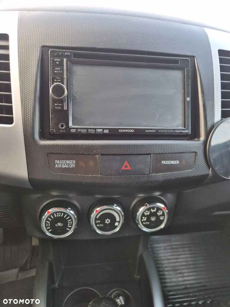 Mitsubishi Outlander 2.0 Intense + 2WD CVT - 9