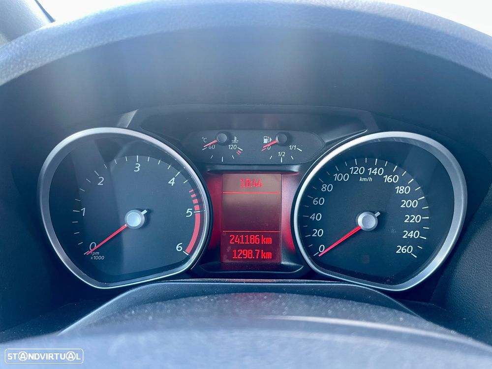 Ford S-Max 2.0 TDCi Titanium 7L 139g - 15