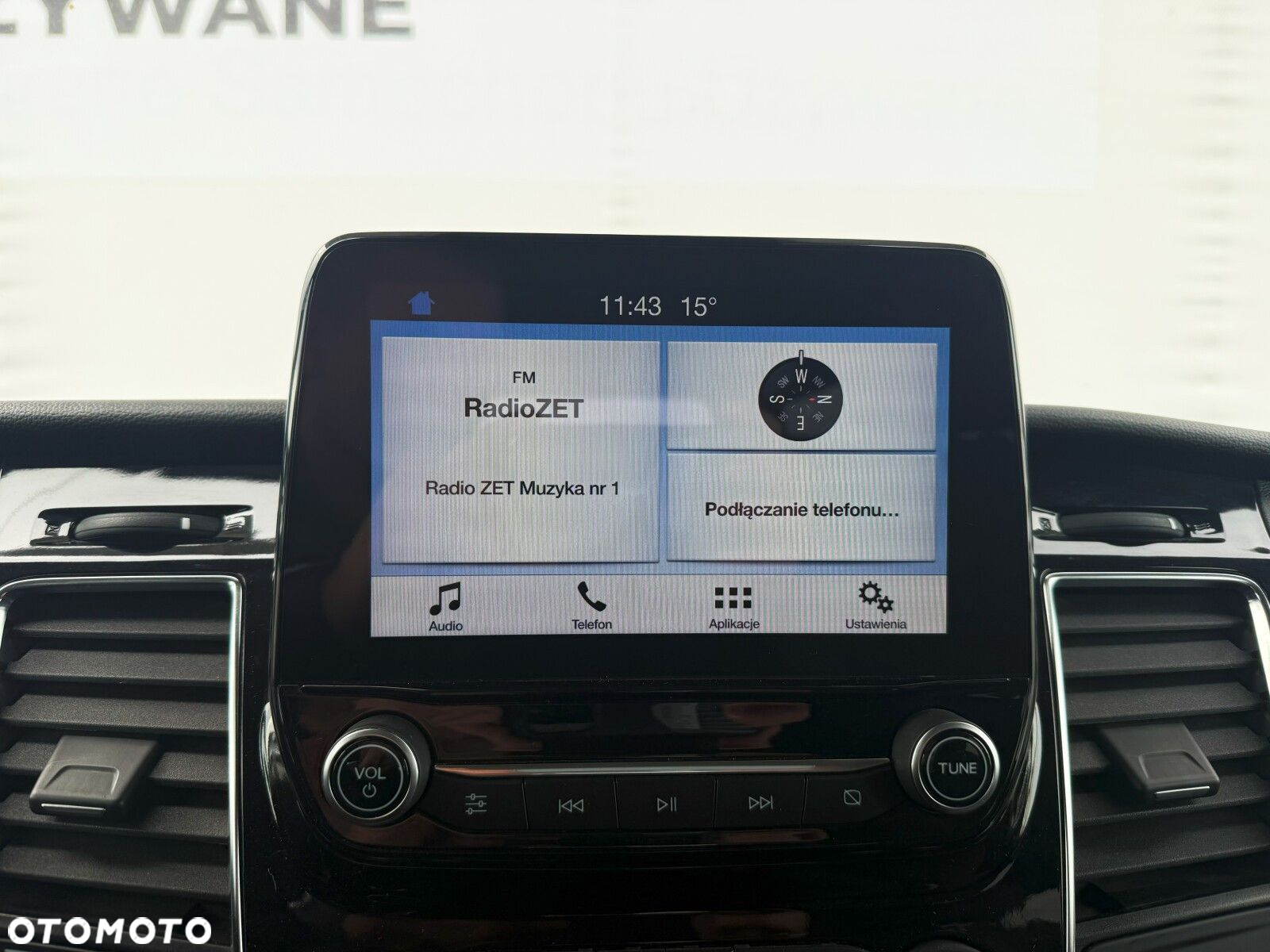Ford Tourneo Custom - 22