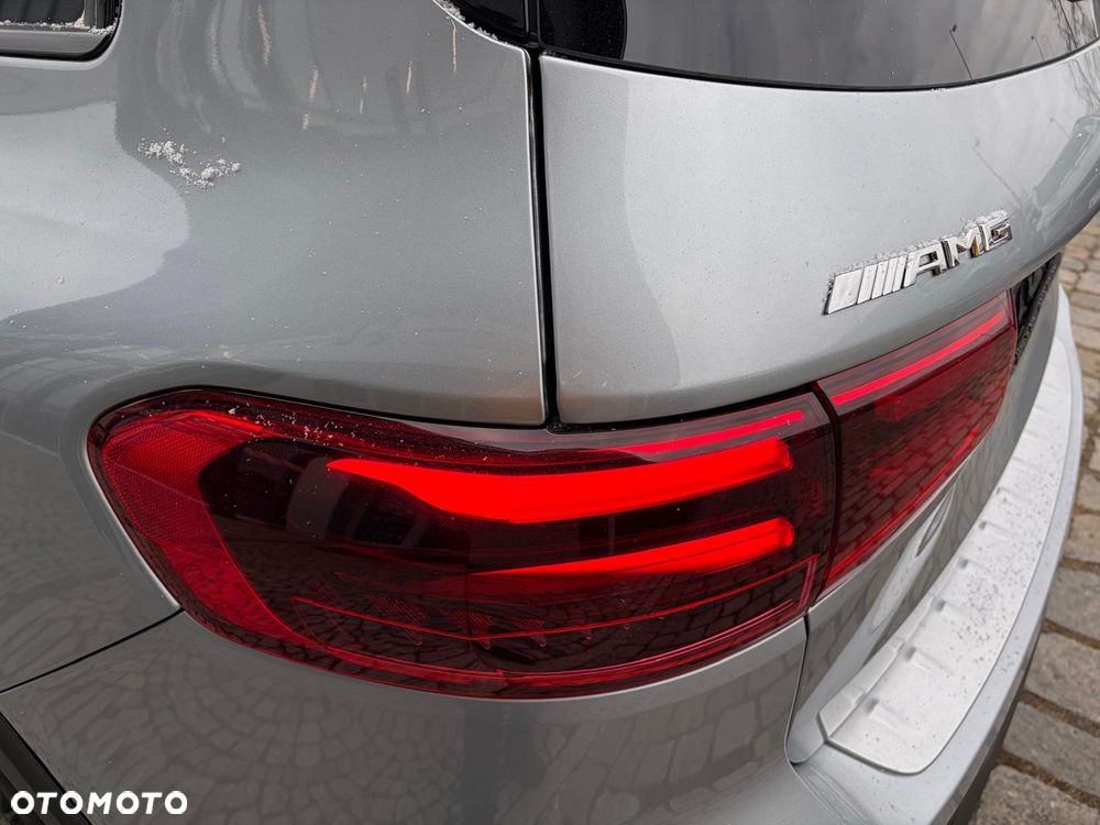 Mercedes-Benz GLB - 10