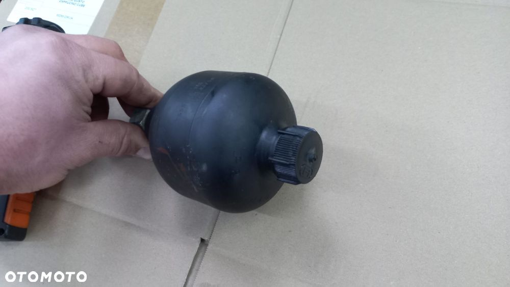 akumulator hydrauliczny 0825552 volvo l30b 2013r - 9