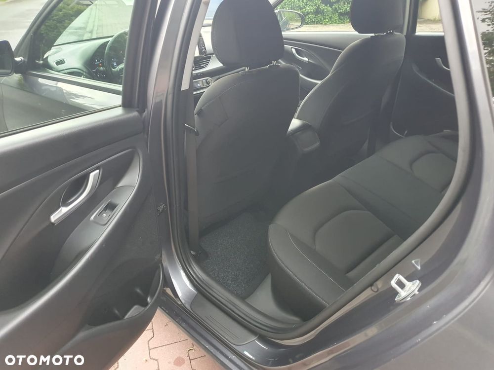 Hyundai i30 blue Kombi 1.4 YES Gold - 17