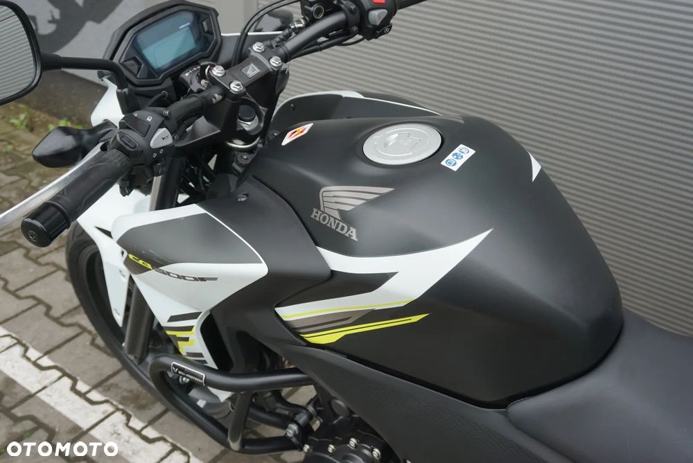Honda CB - 11