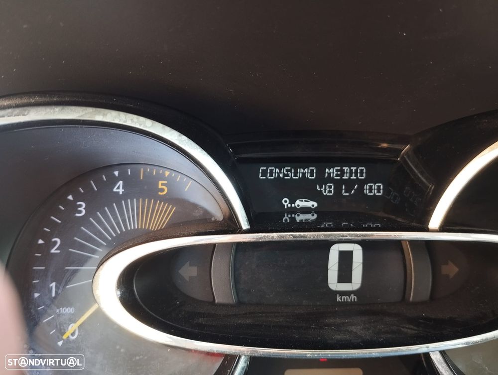 Renault Clio Sport Tourer 1.5 dCi Confort - 12