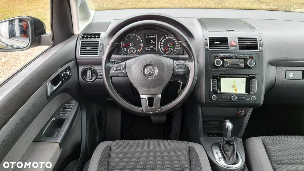 Volkswagen Touran - 17