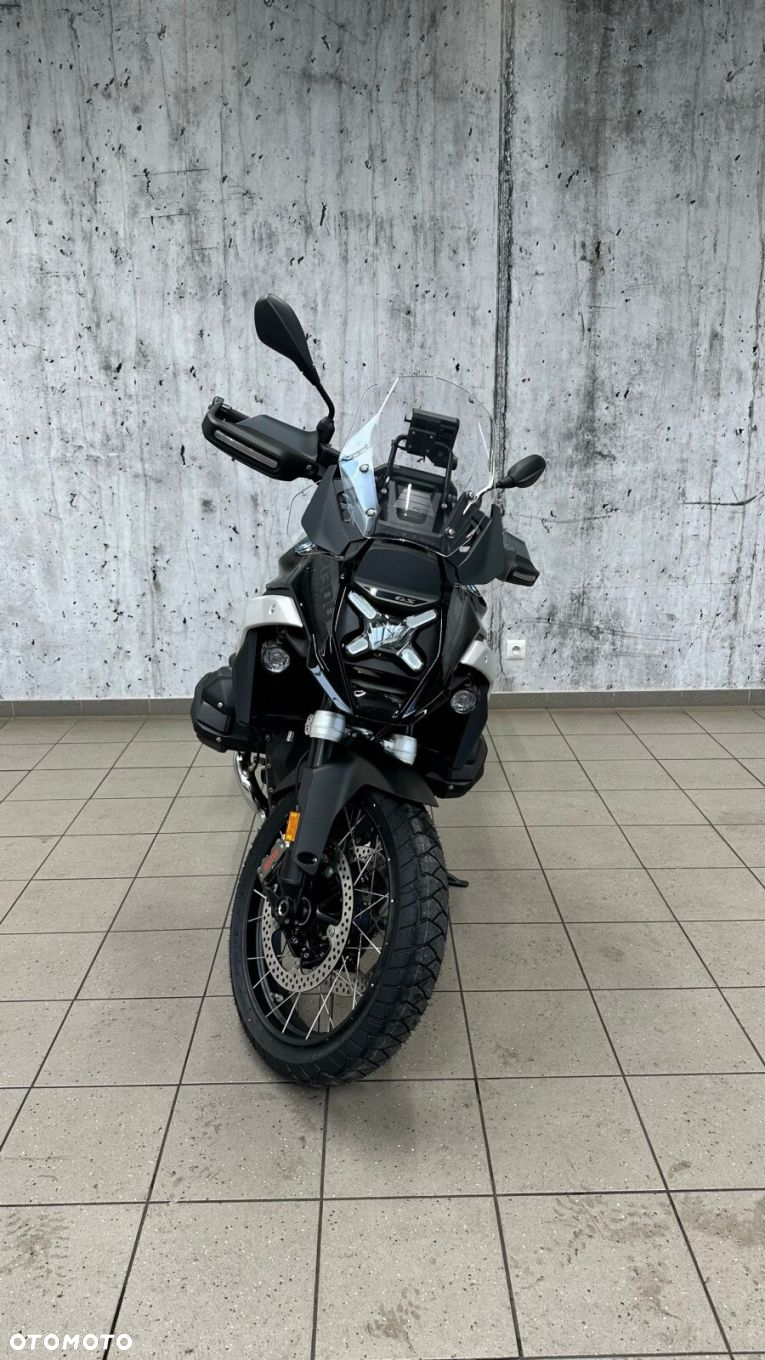 BMW R - 8