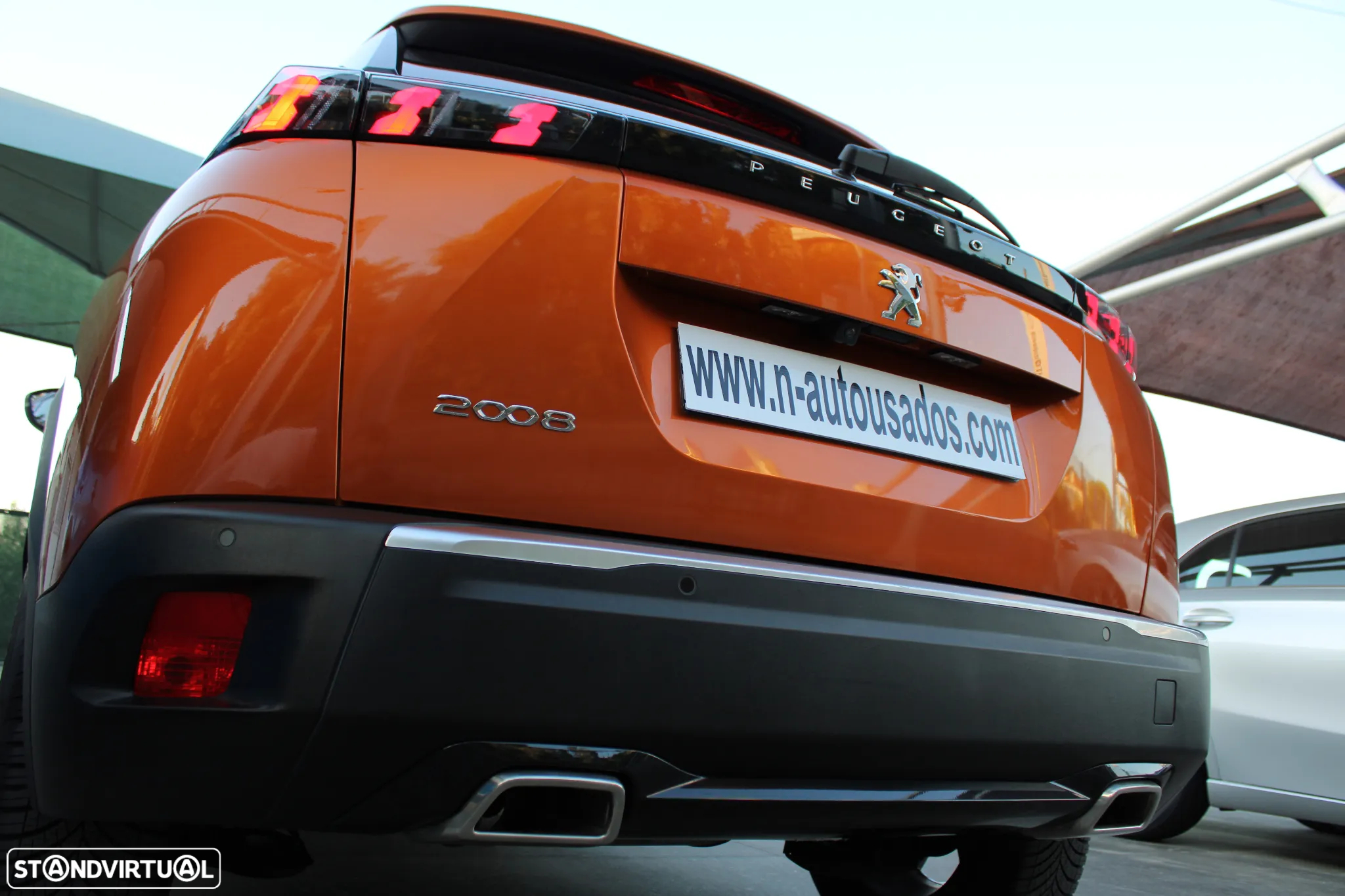 Peugeot 2008 1.2 PureTech Allure Pack - 8