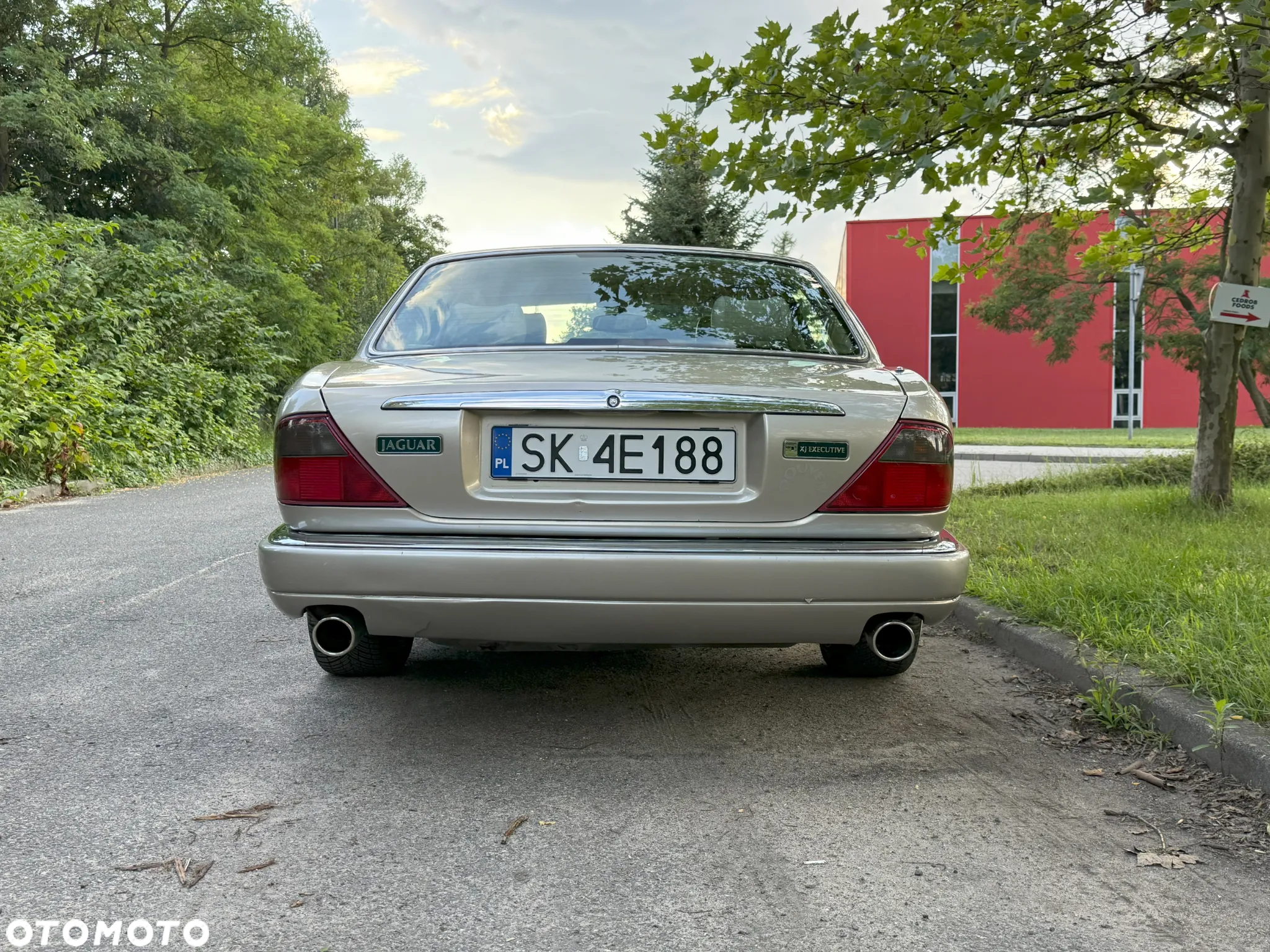 Jaguar XJ - 16