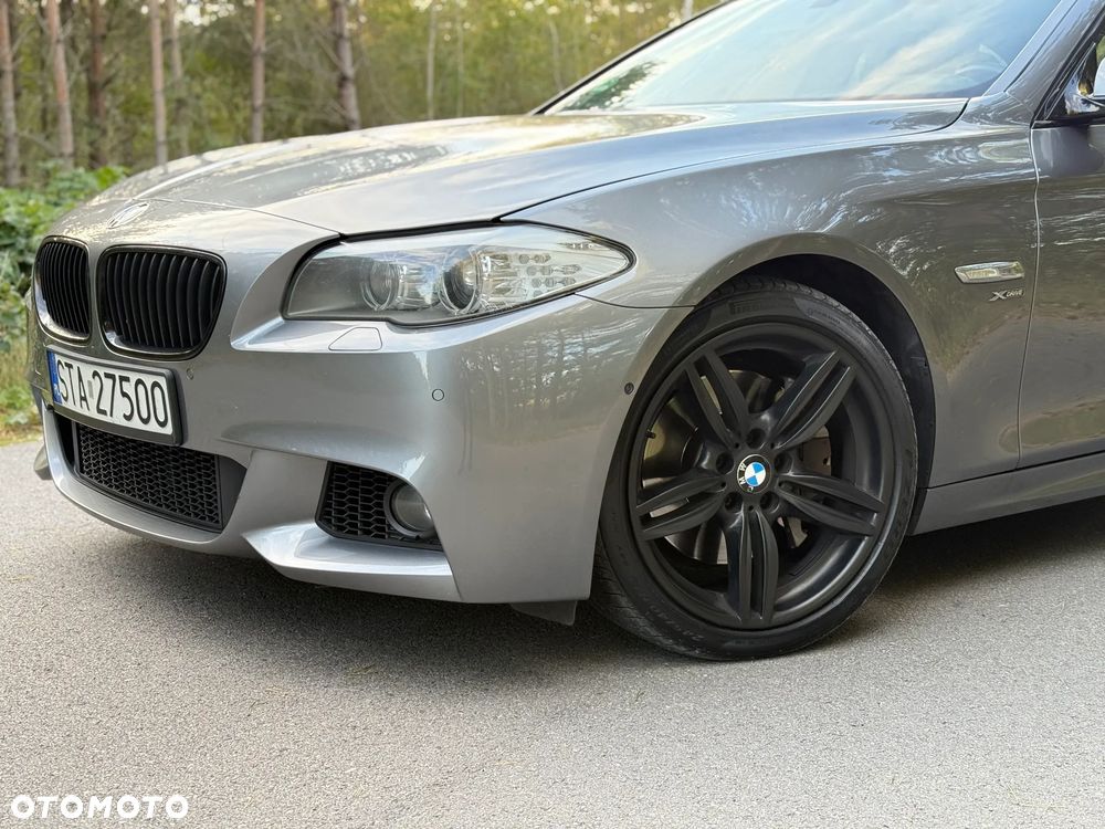 BMW Seria 5 550i - 8