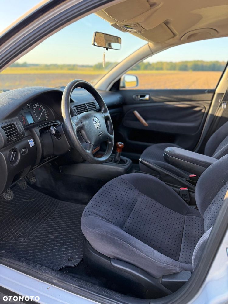 Volkswagen Passat - 8
