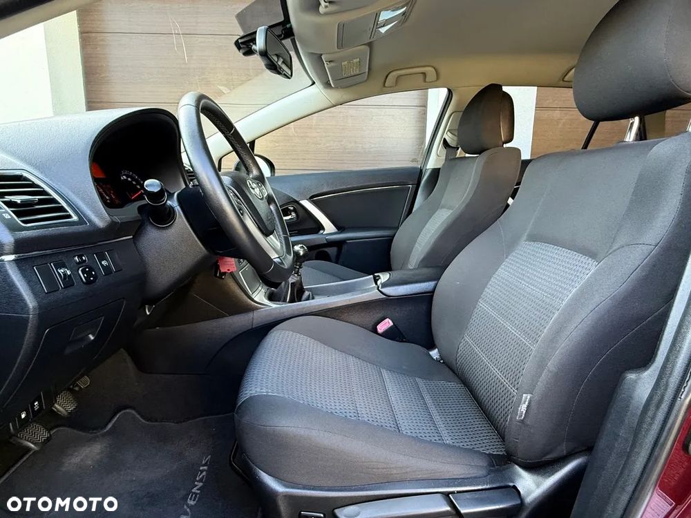 Toyota Avensis 1.8 Sol - 14