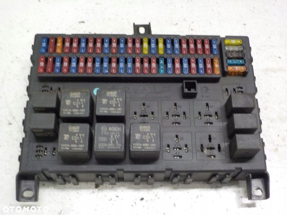 DAF XF 105 SKRZYNKA BEZPIECZNIKÓW