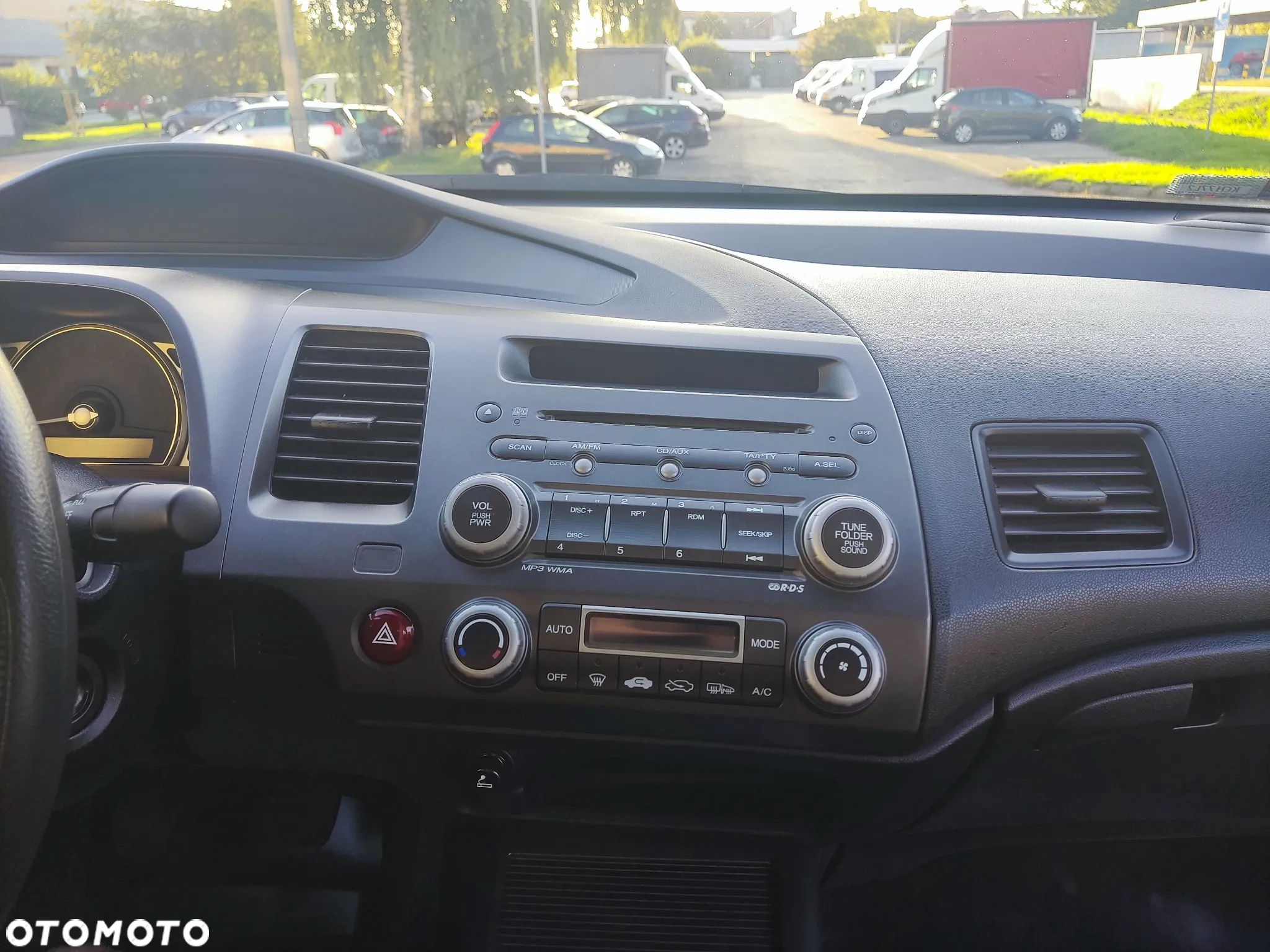 Honda Civic 1.8 Comfort - 22