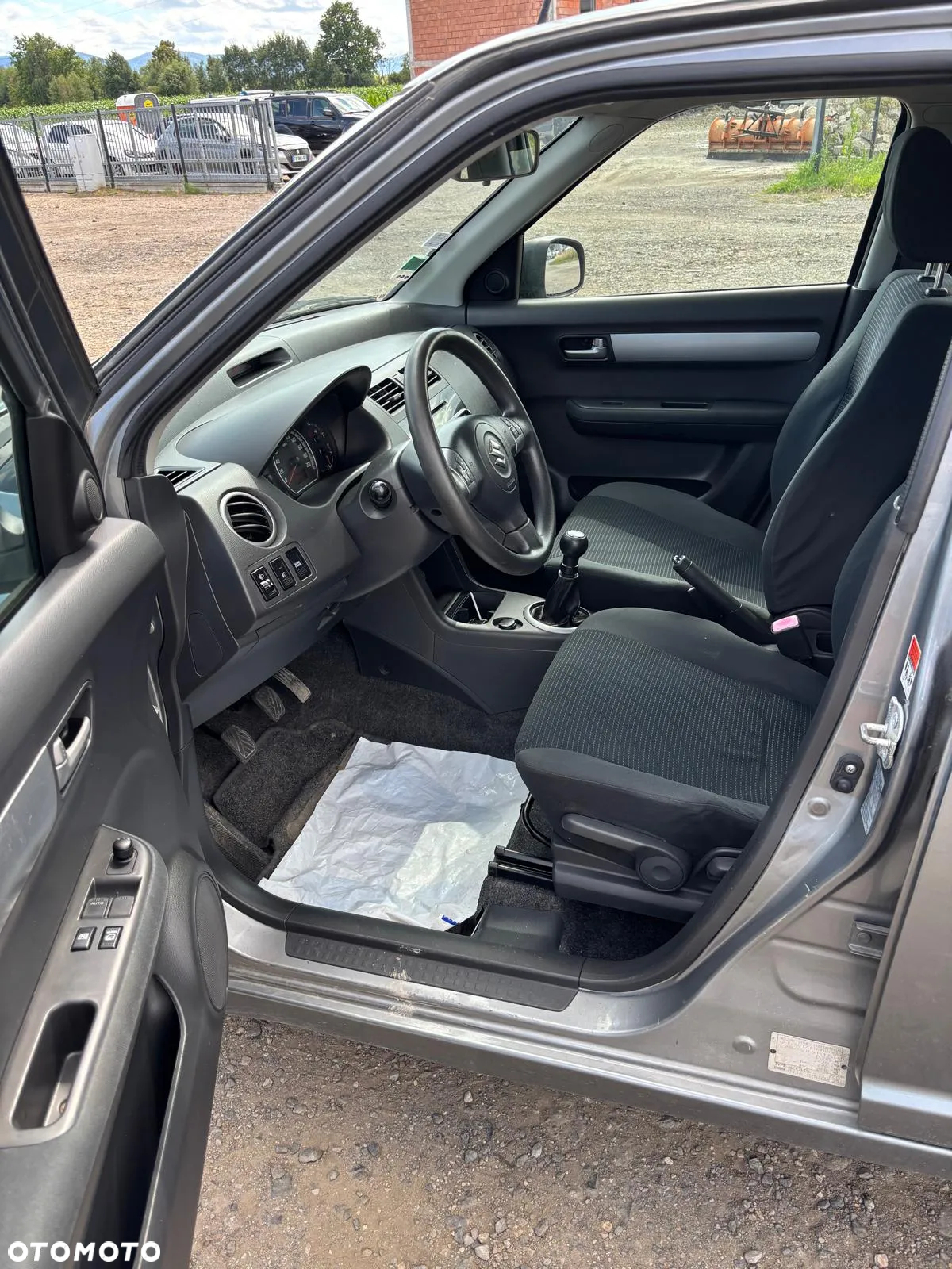 Suzuki Swift 1.3 DDiS Club - 6