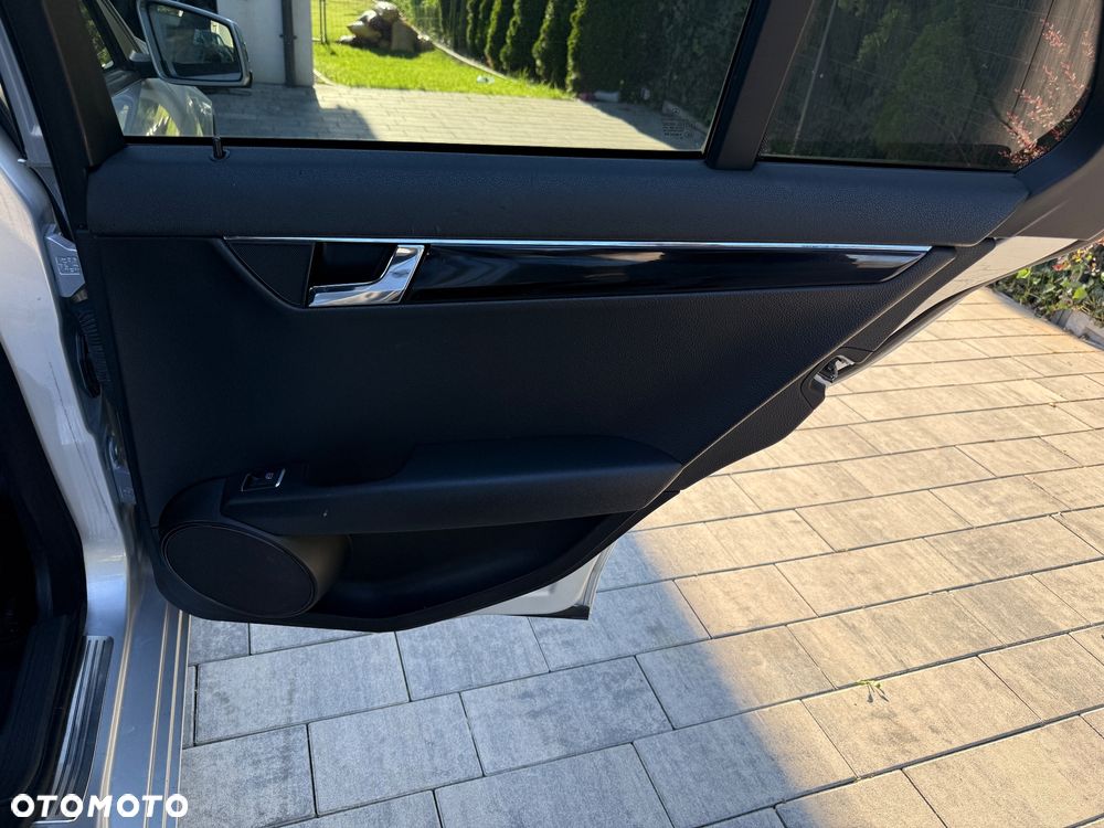 Mercedes-Benz Klasa C 200 Kompressor Avantgarde - 32